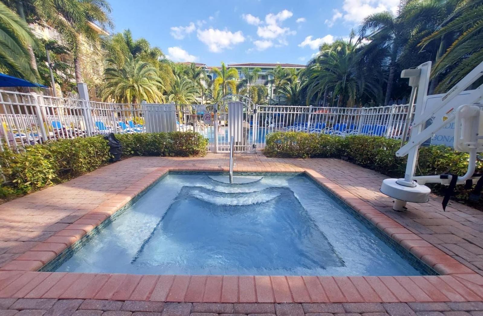 Mizner Place At Weston Town Center, Fort Lauderdale Exteriör bild